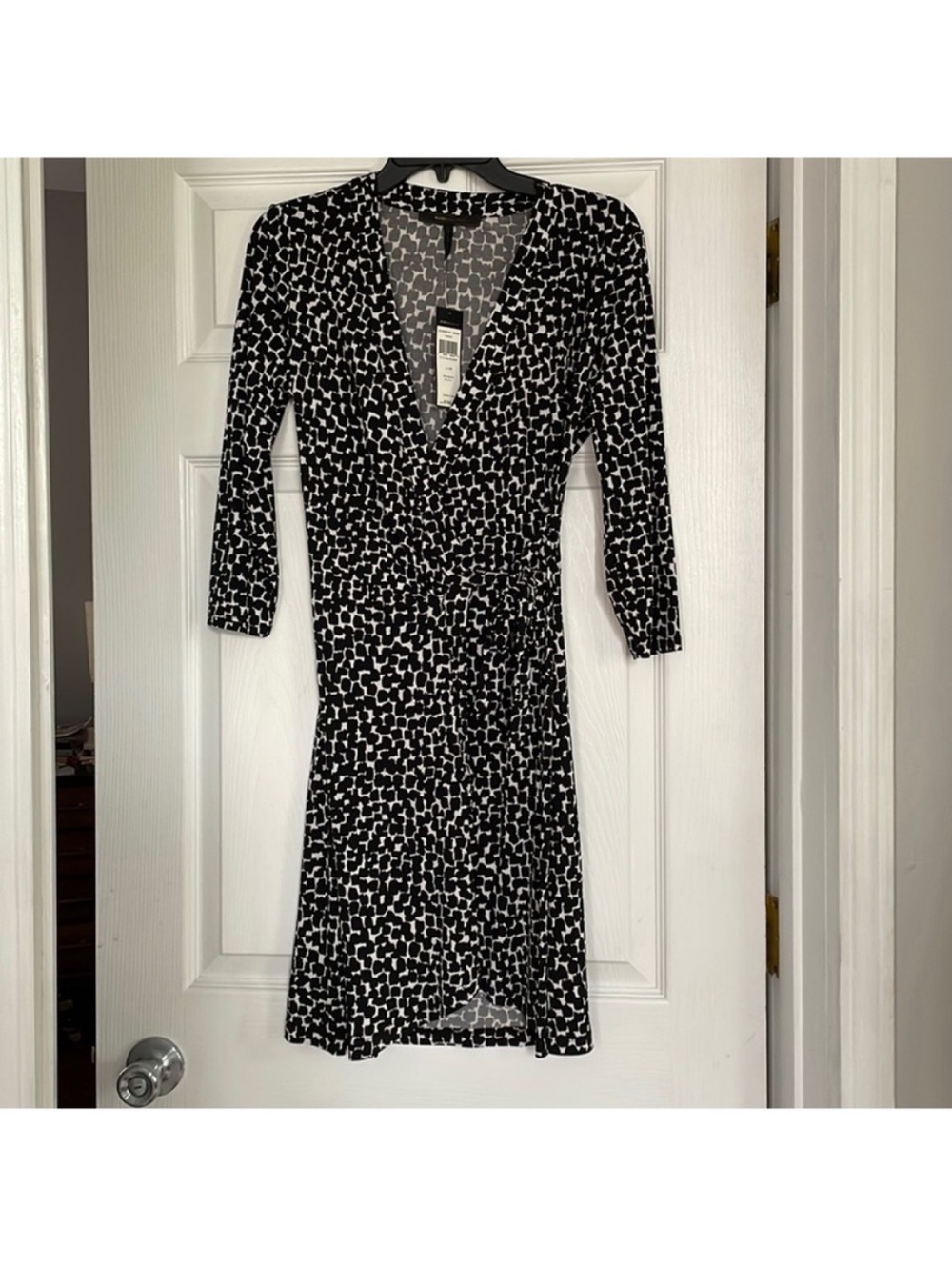 BCBG Adele Black and White Long Sleeve Printed Wrap-Style Dress size XS